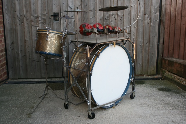 Carlton Compaksol Console Butterfly Wing Finish Drum Outfit