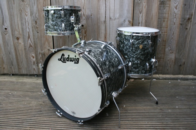 Ludwig 1960's 'Left Handed' DownBeat Outfit in Black Diamond Pearl