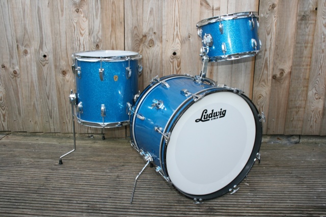 Ludwig 1968 DownBeat Outfit in Blue Sparkle