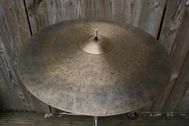 Cymbal and Gong 'Holy Grail' 24'' A 2832g