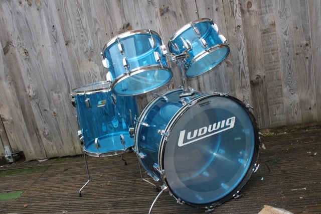 Ludwig 70's Vistalite 'Big Beat' 24 Outfit in Blue