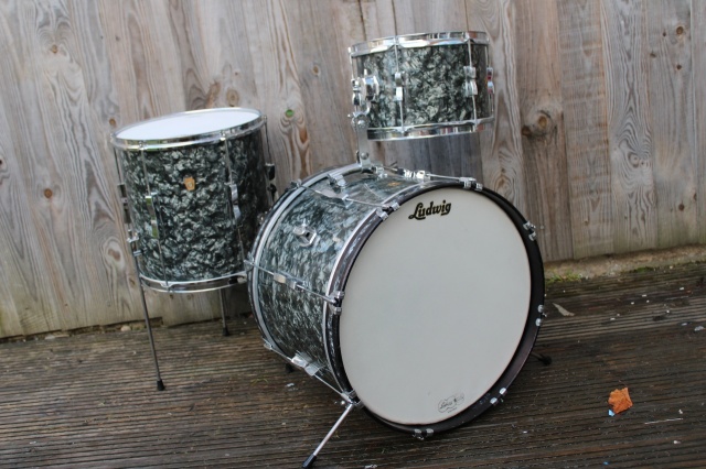 Ludwig 1965 Clubdate Outfit in Black Diamond Pearl