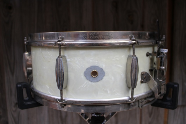 Slingerland 40's Aluminium Cloud Badge 'Gene Krupa' Radio king in White Marine Pearl