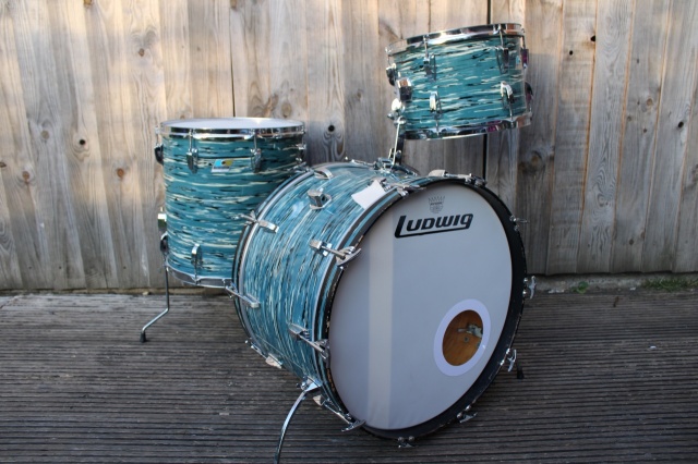 Ludwig 'Feb23 1971' Super Classic Outfit in 'Bowling Ball' Oyster Blue