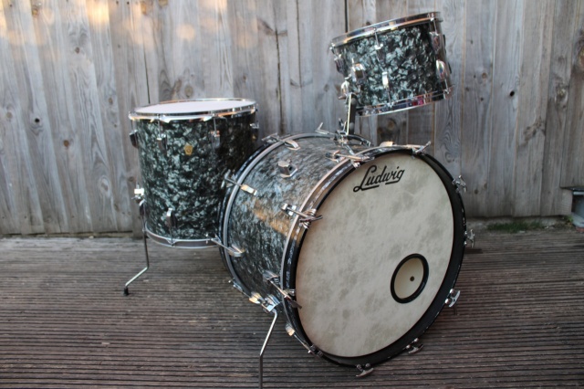 Ludwig 'Oct22 1966' Super Classic in Black Diamond Pearl