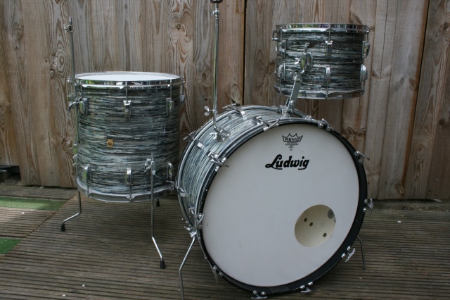 Ludwig 1964 Super Classic Outfit in Blue Oyster