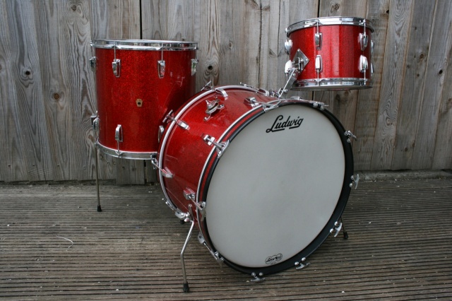 Ludwig 'Dec9 1960' Pre Serial Super Classic Outfit in Red Sparkle