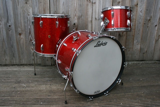 Ludwig 'Dec9 1960' Pre Serial Super Classic Outfit in Red Sparkle