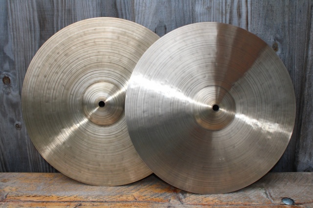 Cymbal and Gong 'Holy Grail' 14'' Hats Top 761g Bottom 952g