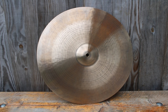 Cymbal and Gong 'Holy Grail' 16'' 1255g