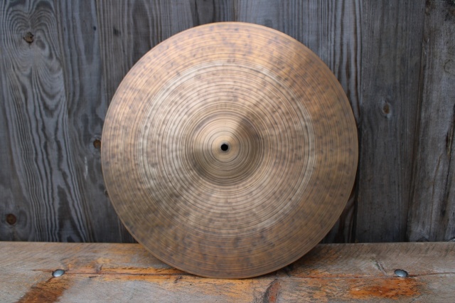Cymbal and Gong 'Holy Grail' 18.75'' A 1819g