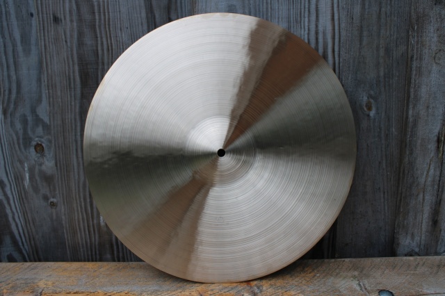 Cymbal and Gong 'American Artist' 18'' 1392g