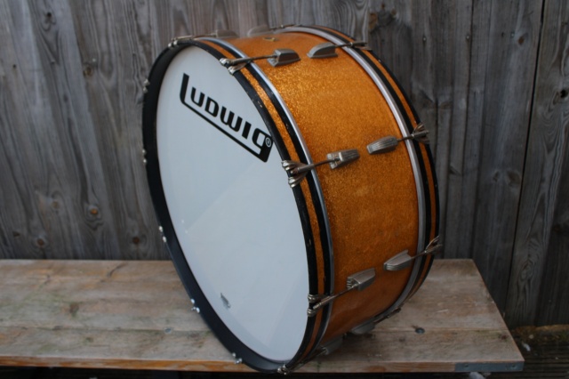 Ludwig 'Sep29 1960' 28x10 Transitional Badge in Gold Sparkle