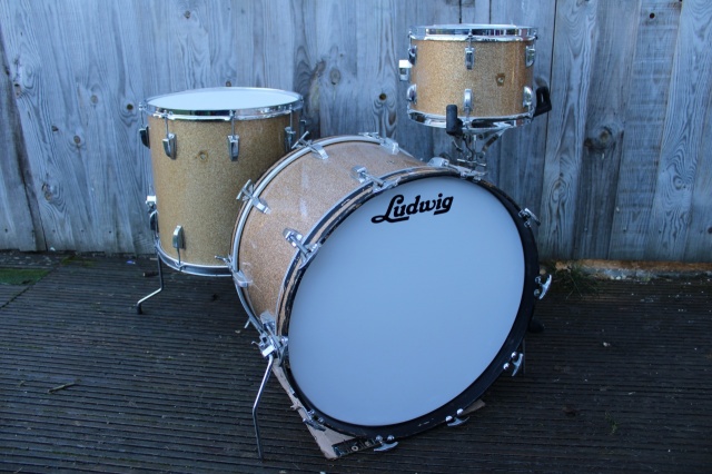 Ludwig 60's Super Classic 22 12 16 in Champagne Sparkle