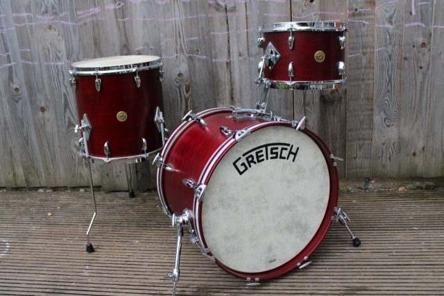 Gretsch Broakaster Outfit in Satin Cherry Red