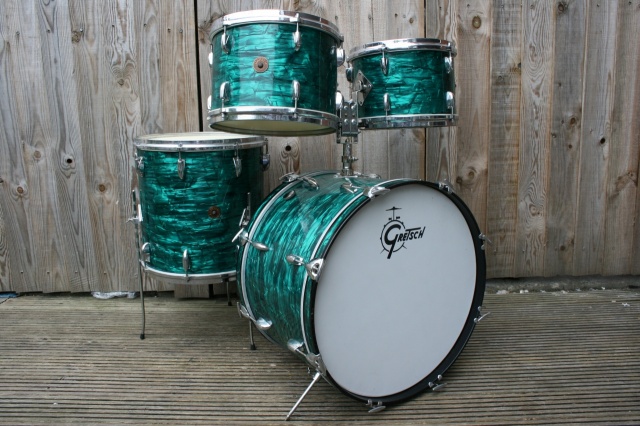 Gretsch Late 60's Round Badge 'Black Hawk' Outfit in Emerald Green Pearl