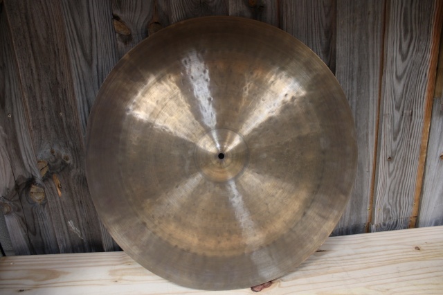 Cymbal and Gong 'Holy Grail' China 24'' 2085g