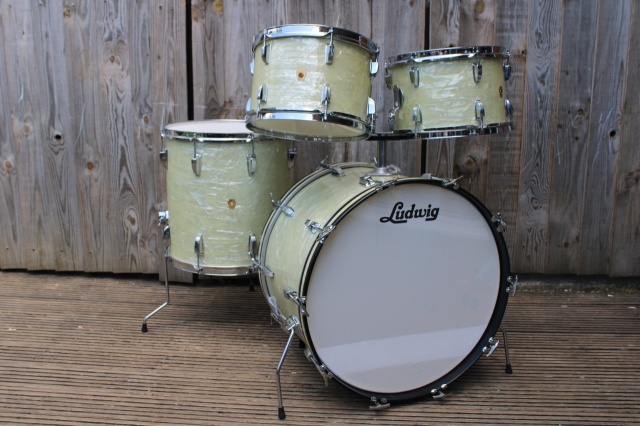 Ludwig 1964 Hollywood Outfit in White Marine Pearl