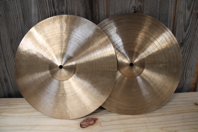Cymbal and Gong 'Holy Grail' 14'' Hats Top 604g Bottom 760g