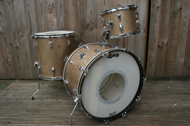 Ludwig 'Dec28,1965' Super Classic Outfit in Champagne Sparkle