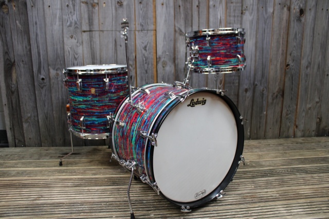 Ludwig 1968 Downbeat Outfit in Psychedelic Red
