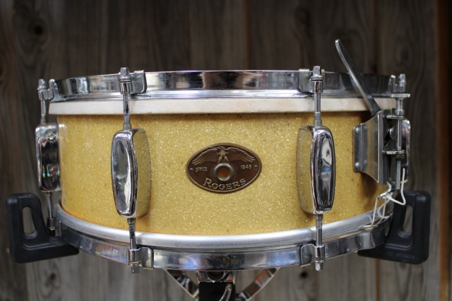 Joseph Rogers Inc  'Holiday' Model 14x5 in Gold Sparkle