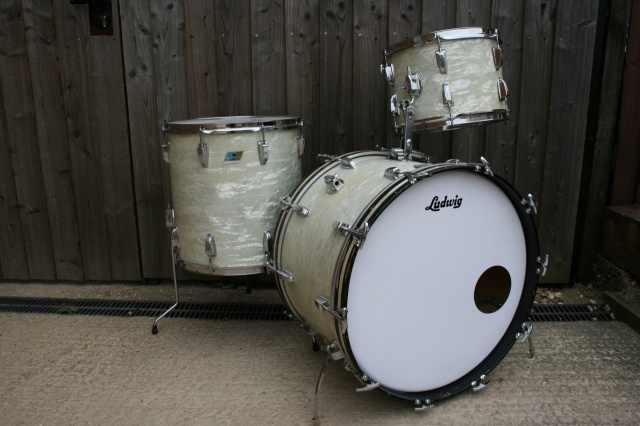 Ludwig 1970 Super Classic in White Marine Pearl