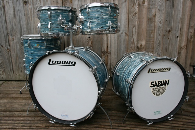 Ludwig 1971 Big Beat Outfit and 20  in Oyster Blue Pearl