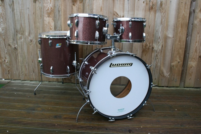 Ludwig 1969 Hollywood Outfit in Burgundy Sparkle
