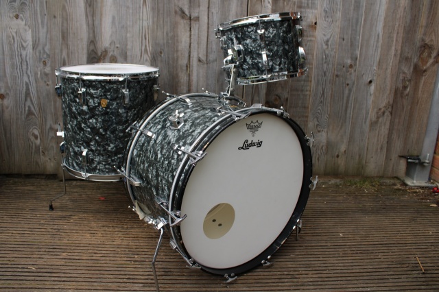 Ludwig 'Mar1965' Super Classic Outfit in Black Diamond Pearl