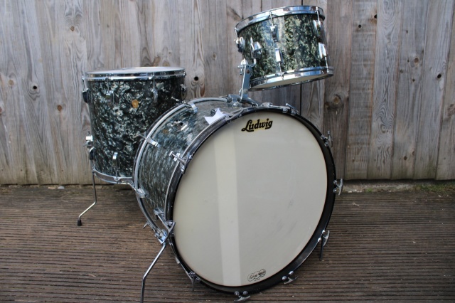 Ludwig 1964 Super Classic in Black Diamond Pearl