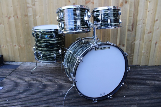 Ludwig 1971 Big Beat in 'Bowling Ball' Oyster Black Pearl