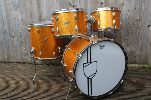 Slingerland early 70's New 'Rock' Outfit in Gold Sparkle]