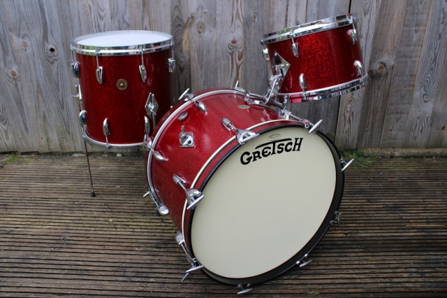 Gretsch '60's Round Badge 'Progressive Jazz' Outfit in Red Sparkle