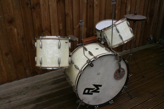 Slingerland 1942'Aluminium Cloud' Badge Radio King Outfit