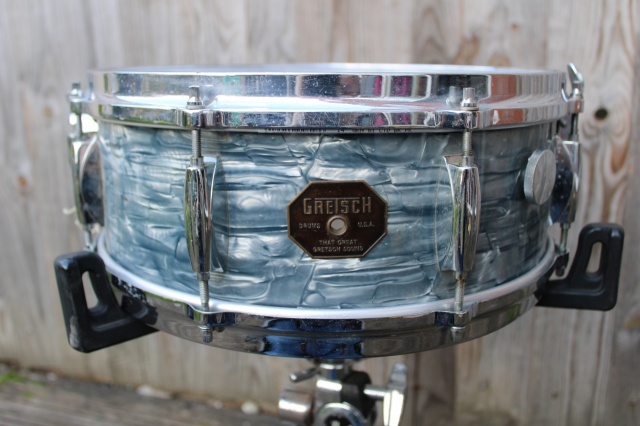 Gretsch 'Stop Sign' Badge 8-Lug 4157 Model in Midnight Blue Pearl