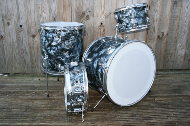 Kent Drums 'March 1967' Outfit in Black Diamond Pearl