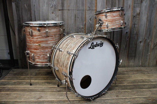 Ludwig Transitional Badge 1959 'New Yorker' Outfit in Oyster Pink Pearl
