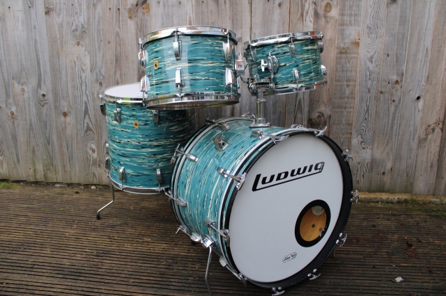 Ludwig 'Apr18 1969' Hollywood Outfit in Oyster Blue Pearl
