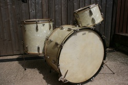 Slingerland 1940's 'Cloud Badge' Radio King Outfit with Hardware and Cymbals