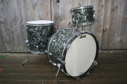 Ludwig 1964 Super Classic Outfit in Black Diamond Pearl