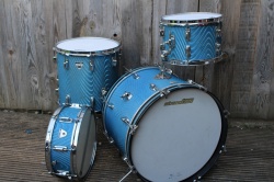 Ludwig Standard S-300 Outfit in Blue Astro