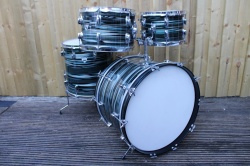 Ludwig Standard S-330 Outfit in Blue Strata