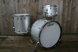 Ludwig 2000 Classic Maple 'Super Classic' Outfit in Silver Sparkle