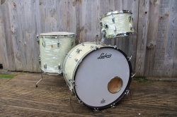 Ludwig 60 Super Classic Outfit in White Marine Pearl