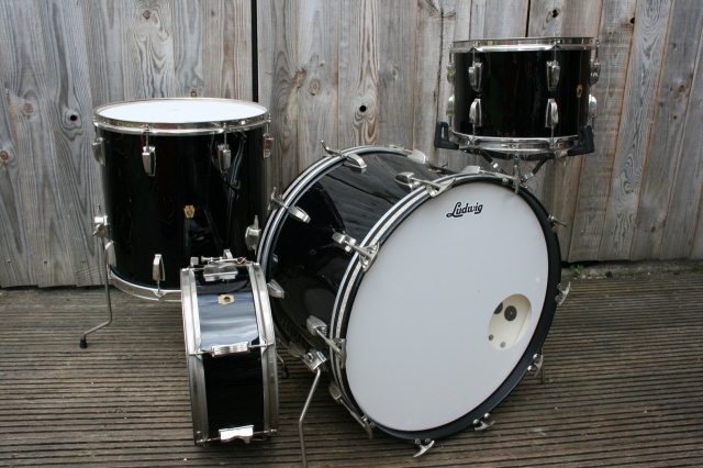 Ludwig 1965 Super Classic Outfit and Pioneer in Black