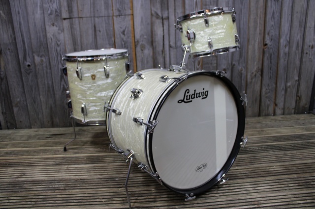 Ludwig 60's Downbeat Outfit in White Marine Pearl