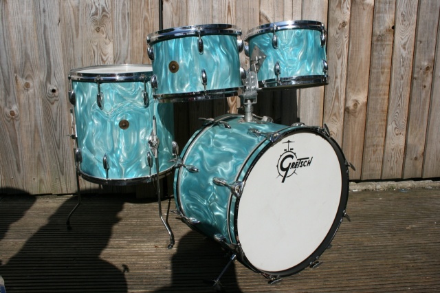 Gretsch '60's Round Badge 'Rock N Roll' Outfit in Aqua Satin Flame