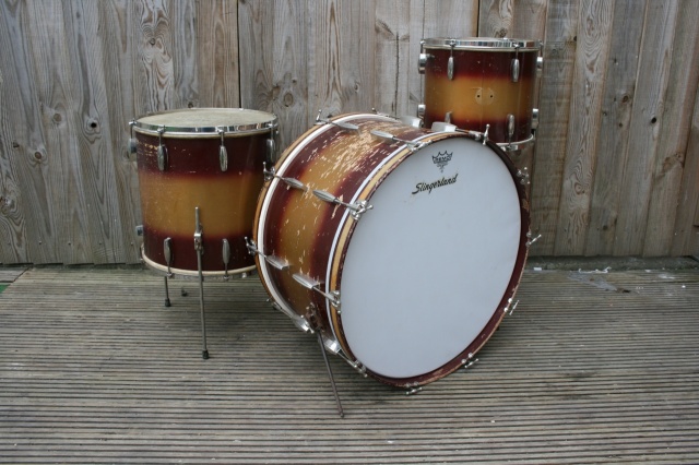 Slingerland Cloud Badge Radio King Outfit in Red & Gold Duco