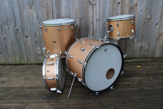 Slingerland 60's 'Gene Krupa' Deluxe Outfit and Snare in  Champagne Sparkle